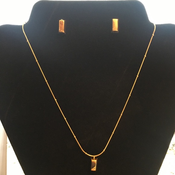 NEW! Necklace & Earring Set - Picture 6 of 6